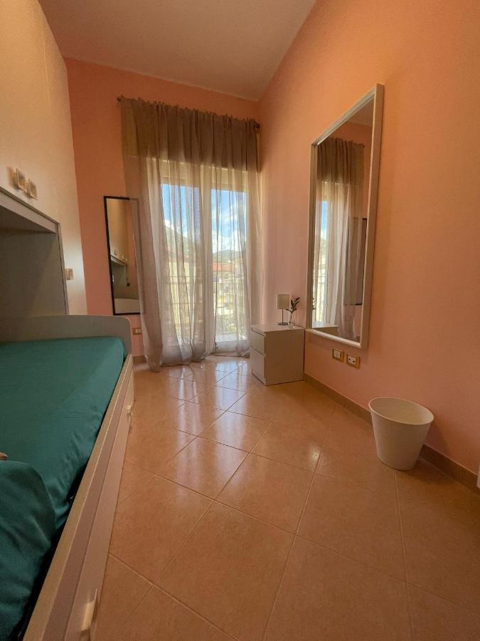 Casa Mediterranea: Appartamento Vista Mare A Soli 200M Dalla Spiaggia Sperlonga Luaran gambar
